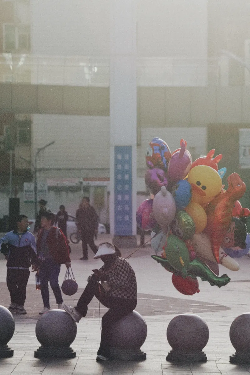 Balloon seller, China